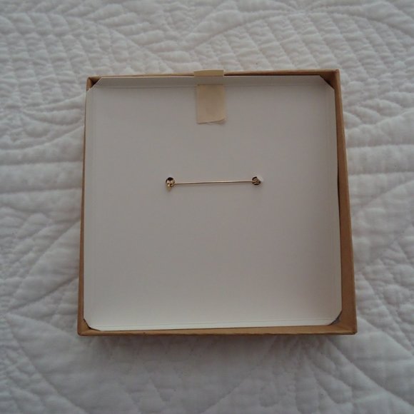 Demdaco Giving Pin NEW - Picture 3 of 4